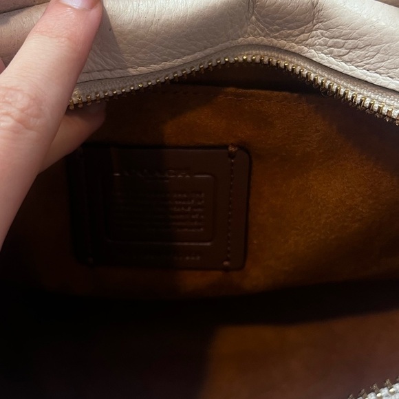 COACH Zoe Carryall Purse White 2Way Pebble Leather Medium Sized Authentic - Picture 5 of 8